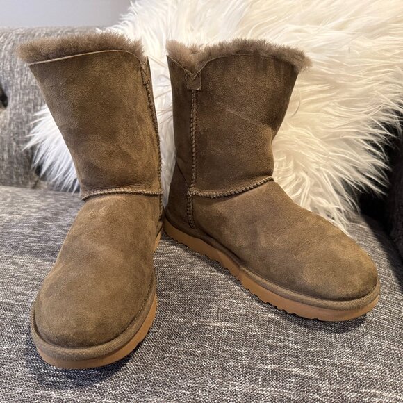UGG Bailey Button Shearling Boots – Dry Leaf Brown – Women’s Size 8 Fur lined - Picture 3 of 10